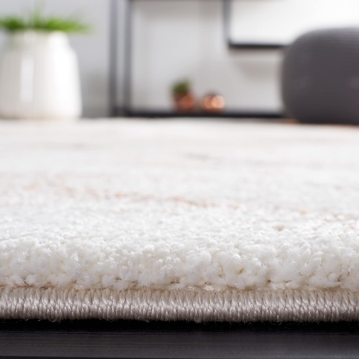 SAFAVIEH Area Rug 8x10 - Cyrus Shag Collection - Large - Beige & Rust, Modern Abstract Design, Non-Shedding & Easy Cleaning, Ideal for Living Room, Bedroom, Office, Dining Space (CYR136A)