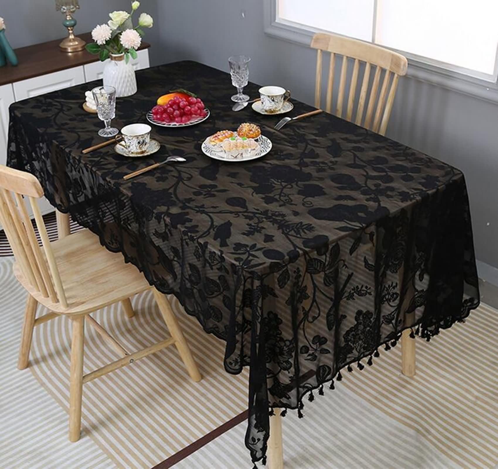 Nappe lavable anti tache 140x300 en polyester brodé Beydodo