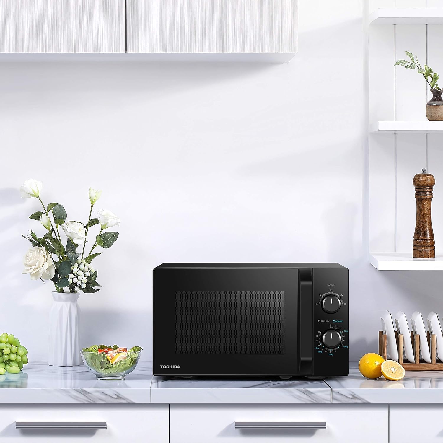 Toshiba Micro-ondes solo 20L MW2-MM20PF(BK), Micro-ondes sur Pied, 800W, 5 Niveaux de Puissance, avec Décongélation Facile, éclairage LED à l'intérieur, Noir