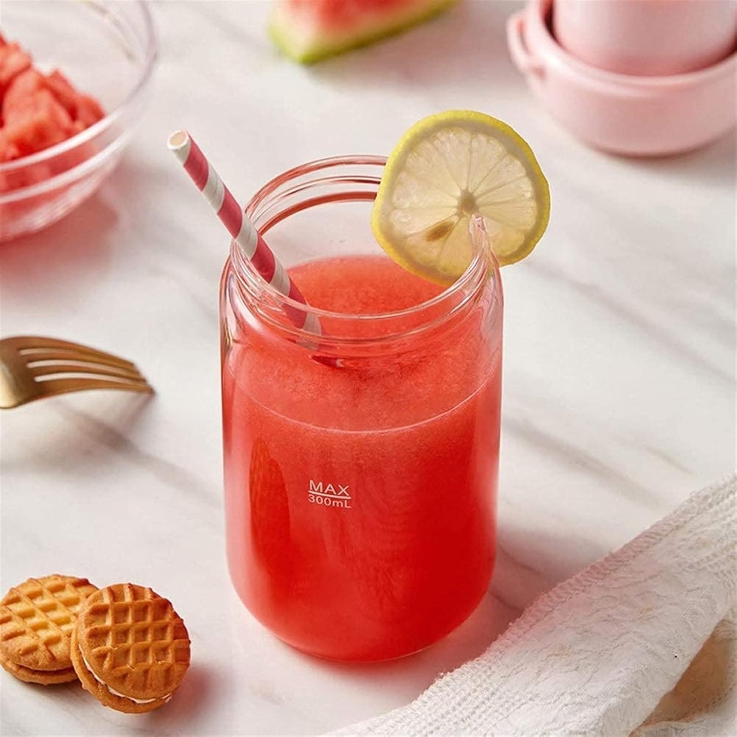 Portable Blender, One-Handed Drinking Mini Blender for Shakes and Smoothies, 17 oz Personal Blender with Rechargeable USB, Made with BPA-Free Material Portable Juicer