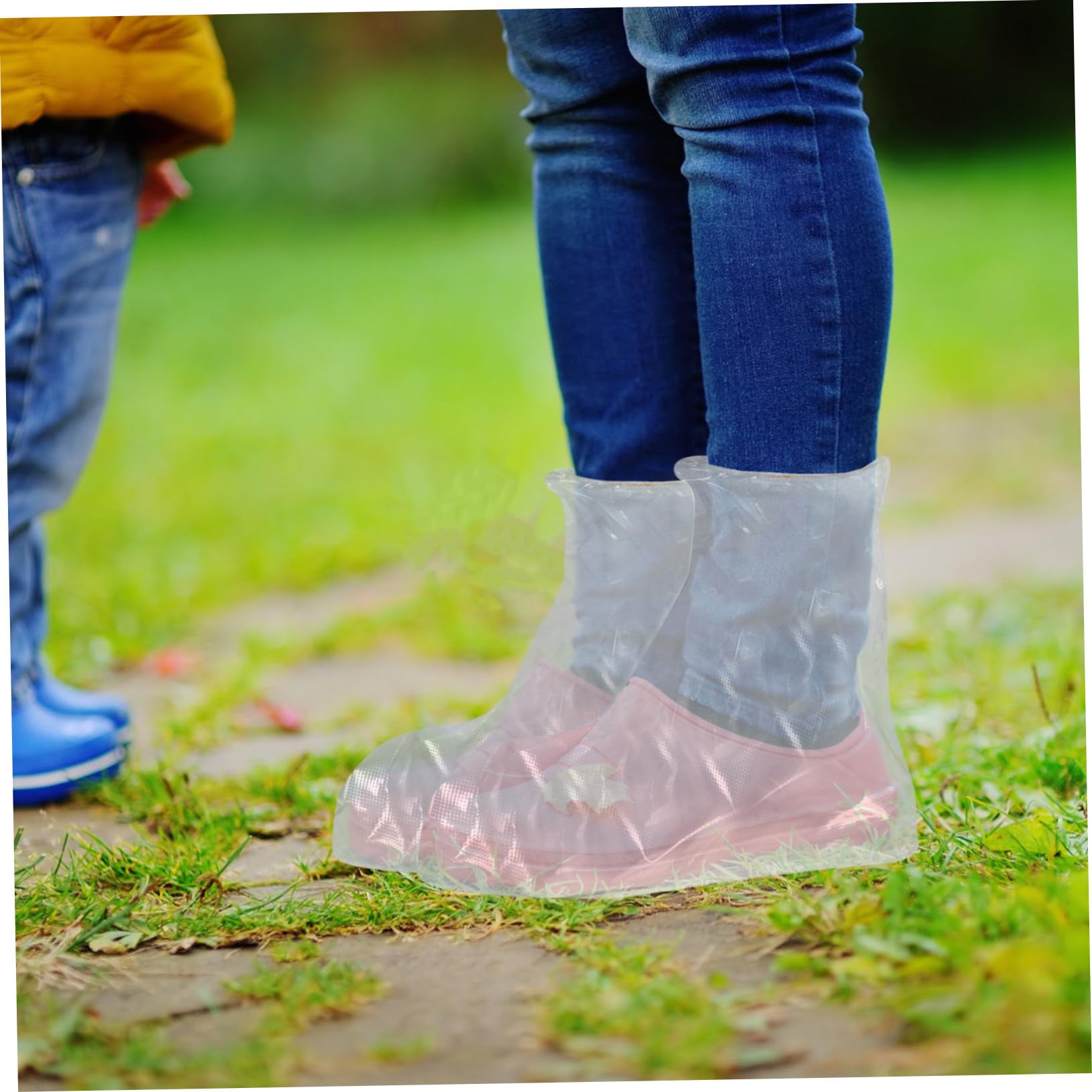 Couvre-Chaussures D'extérieur PE 50 Pièces pour Pluie, Modèle Transparent | Jetables, Lot de 50, Usage Extérieur Pluie, Protection Pratique et Entretien Simple