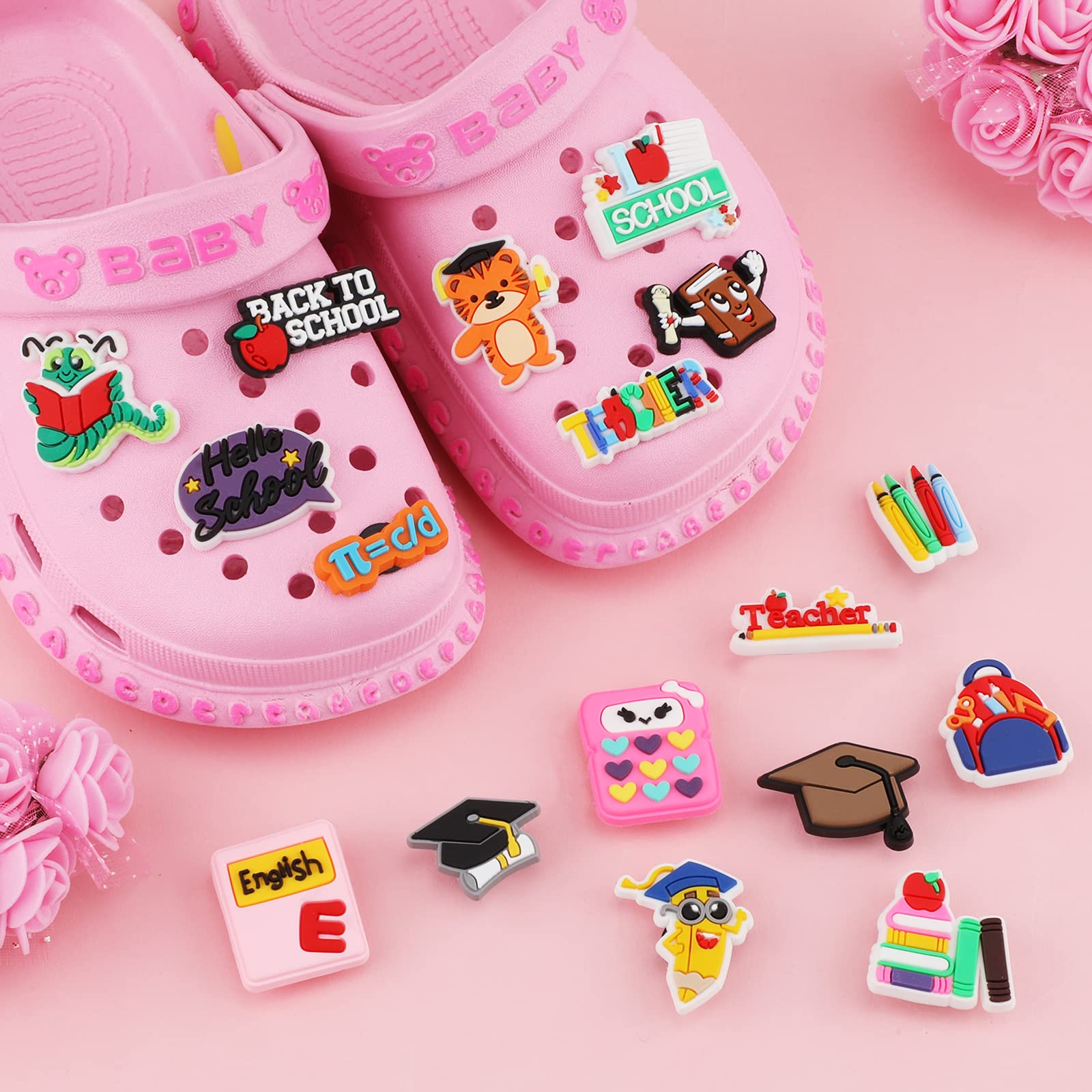 30PCS Adornos de Zapatos de Vida Escolar, Back to School Encantos de Zapatos, Lindo PVC Decoración para Clog Sandals, Favores de Fiesta Regalo de Graduación para Niñas Niños Mujeres Hombres