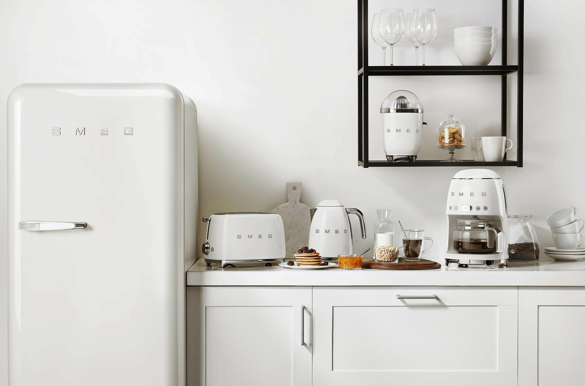 Amazon | Smeg 50's レトロスタイル 美的ドリップコーヒーマシン