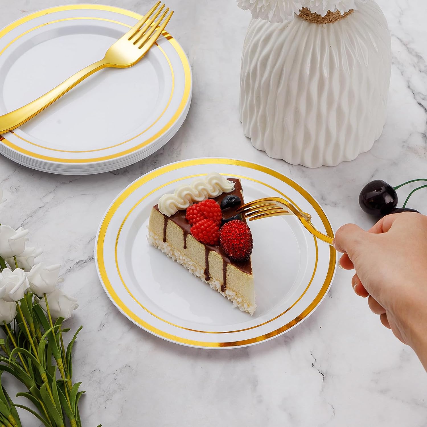 Goodluck 240PCS 7" Gold Dessert Plastic Plates with 7.4" Forks, Gold Appetizer Plates for 120 Guests, Including 120 Disposable Cake Plastic Plates and 120 Forks for Wedding/Birthday/Christmas Party - Image 6