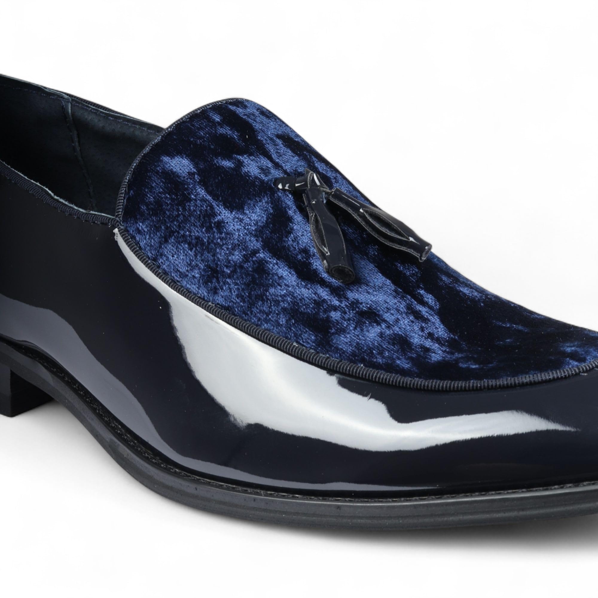 Mocasines Dolcetto para Hombre con Borlas de Terciopelo y Charol, Zapatos de Vestir Formales.