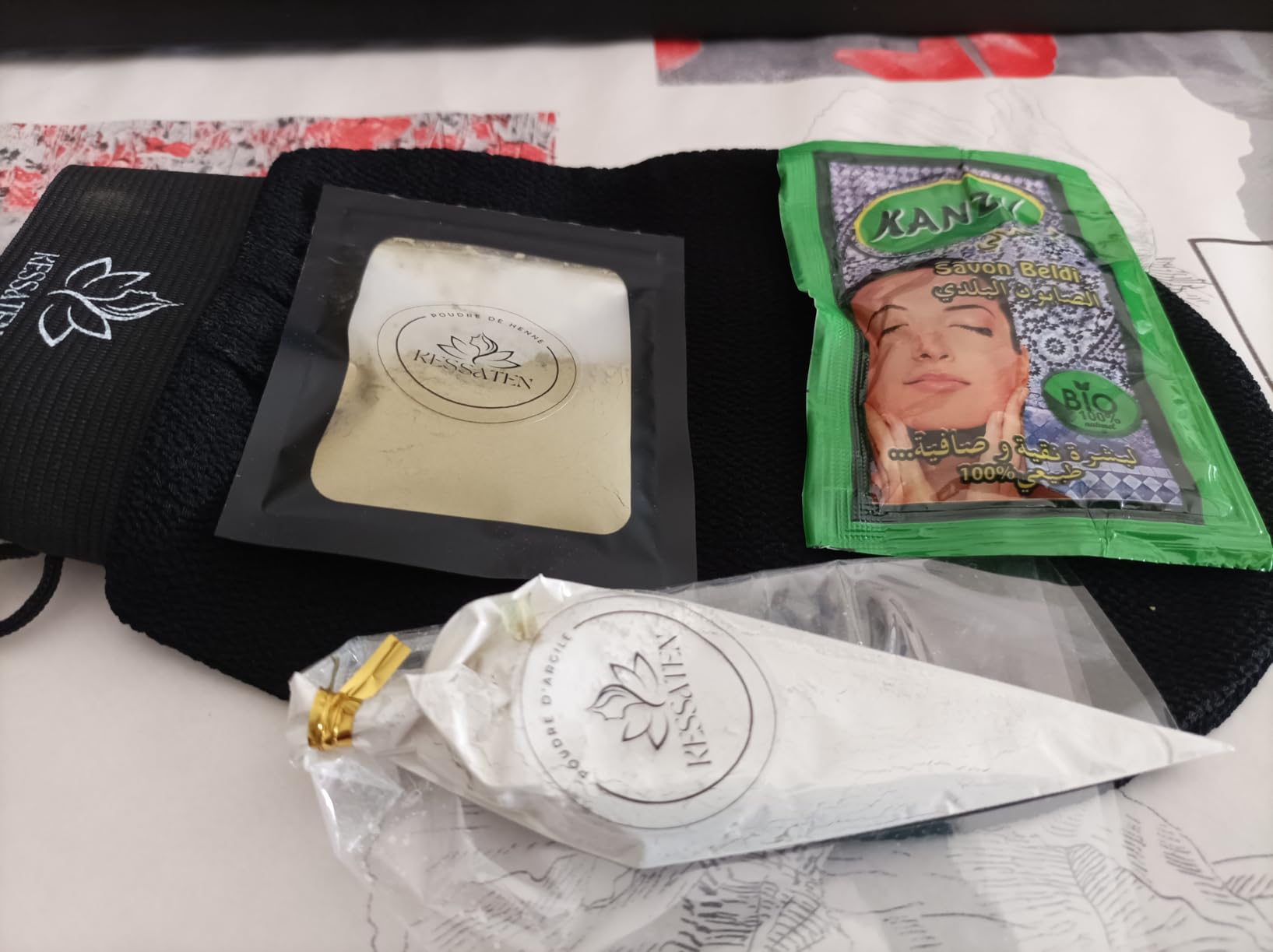 Gant de gommage kessa + savon noir