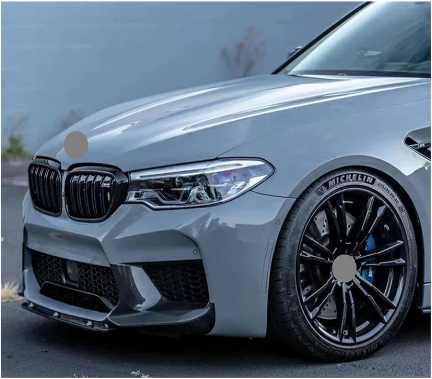 と互換性がある BMW F90 M5 2018-2023 リアルカーボンファイバー車体キットフロントバンパーリップスポイラーディフ​