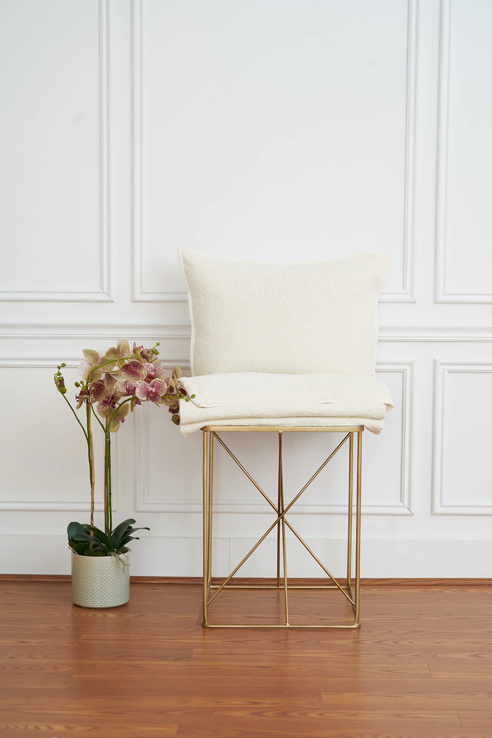 ELISABETH YORK Chander Dove King Coverlet King White