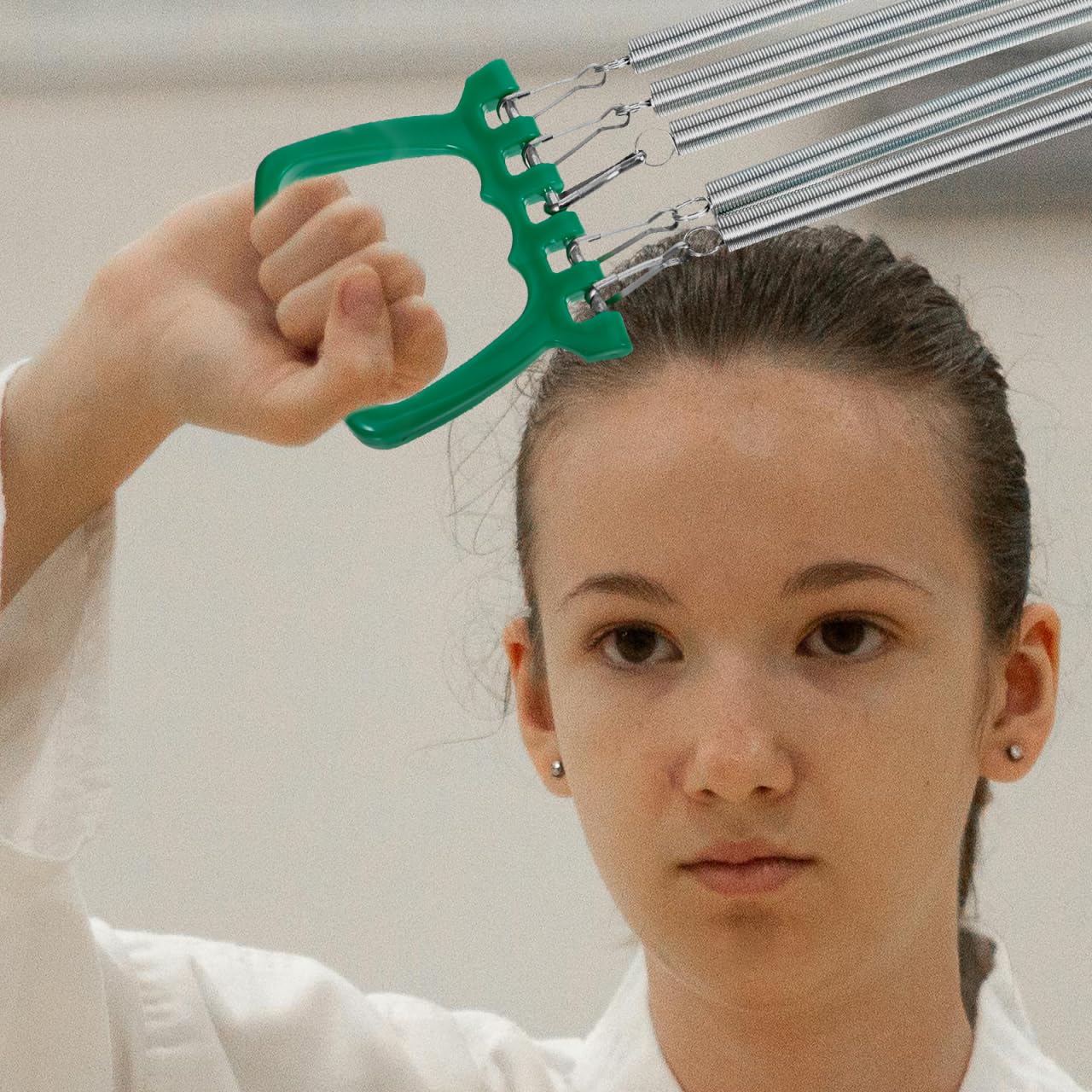 UPKOCH Espansore per petto con molla in acciaio elastico, attrezzo versatile per l'allenamento della forza e sport indoor, leggero e portatile, impugnatura ergonomica per una facile applicazione e