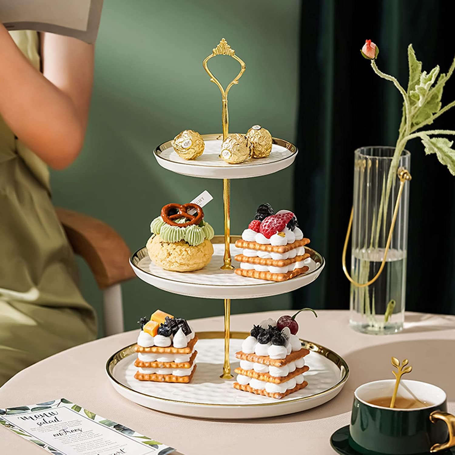 Set di 2 alzate rotonde in porcellana per cupcake a più livelli, piatti da dessert con asta dorata, 3 livelli e 2 ripiani per torte, vassoi da portata per feste, frutta, pasticceria (bianco)