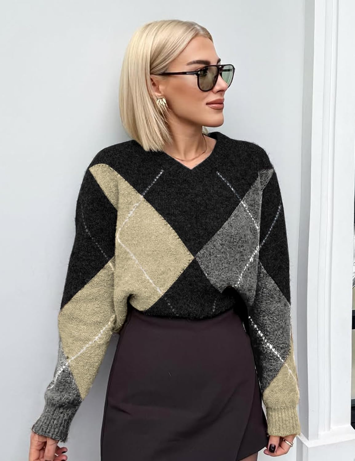 Wyeysyt Argyle Sweater Women Casual Plaid V Neck Drop Shoulder Pullover Sweaters Color Block Chunky Knit Top - Image 4