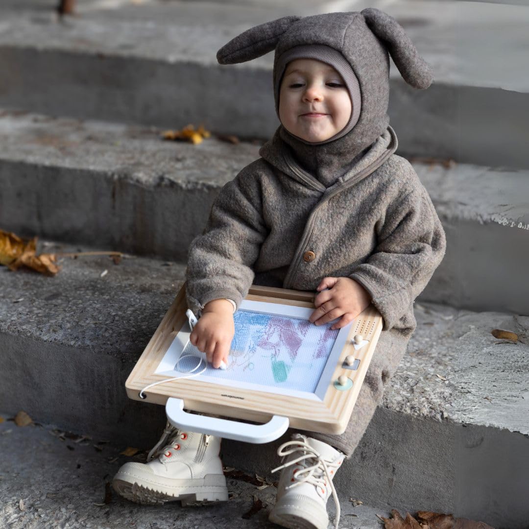 Mamabrum Lavagna per Bambini con Timbri in Legno - Giochi Bambini 3 Anni per Imparare a Scrivere e Disegnare - Tavolo Magnetico Educativo con Stilo di Sicurezza