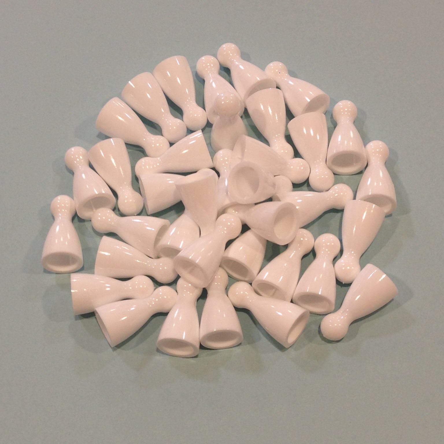 Plastic Pawns: Set of 36 White Color Board Game Playing Pieces (Chess & Sorry Replacement Halma Pawn Markers, Colored School Classroom Supplies, Arts & Crafts Projects, Education Components)