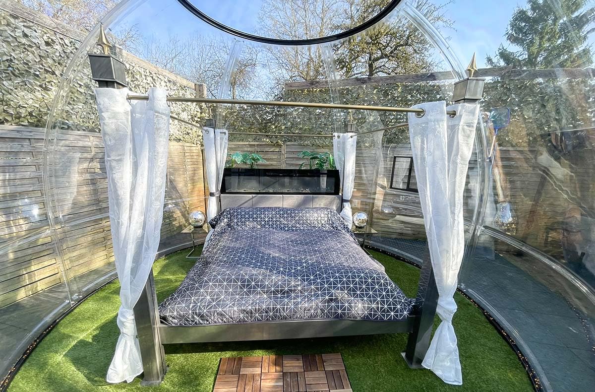JOCHEN SCHWEIZER Geschenkgutschein: Bubble Hotel mit Apartment und Whirlpool Raum Gerolstein für 2