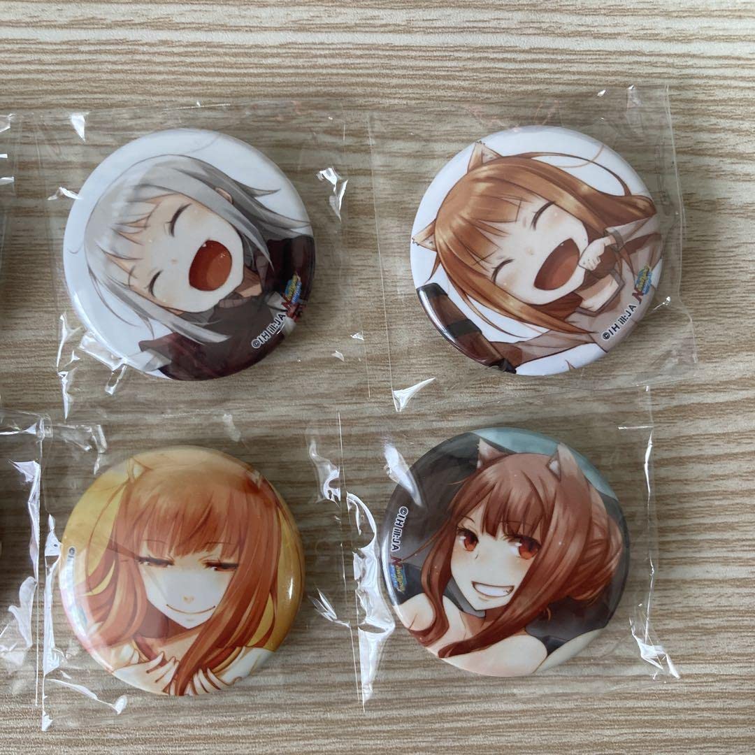 【レア】狼と香辛料　缶バッジ　ホロ Amazon.co.jp: 狼と香辛料 ホロ Newtype 缶バッジ全8種まとめ