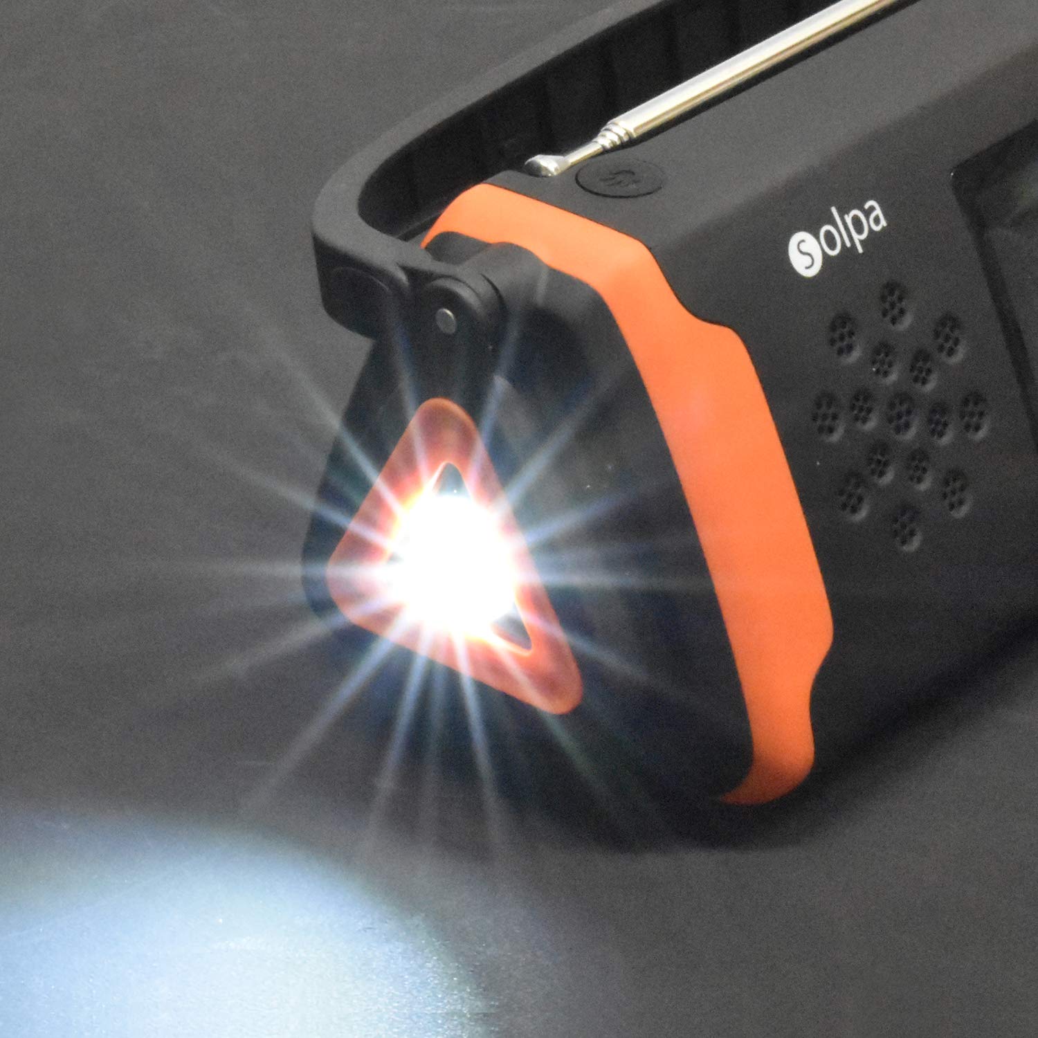Amazon.co.jp: クマザキエイム 手回し/ソーラー蓄電ラジオ : スポーツ