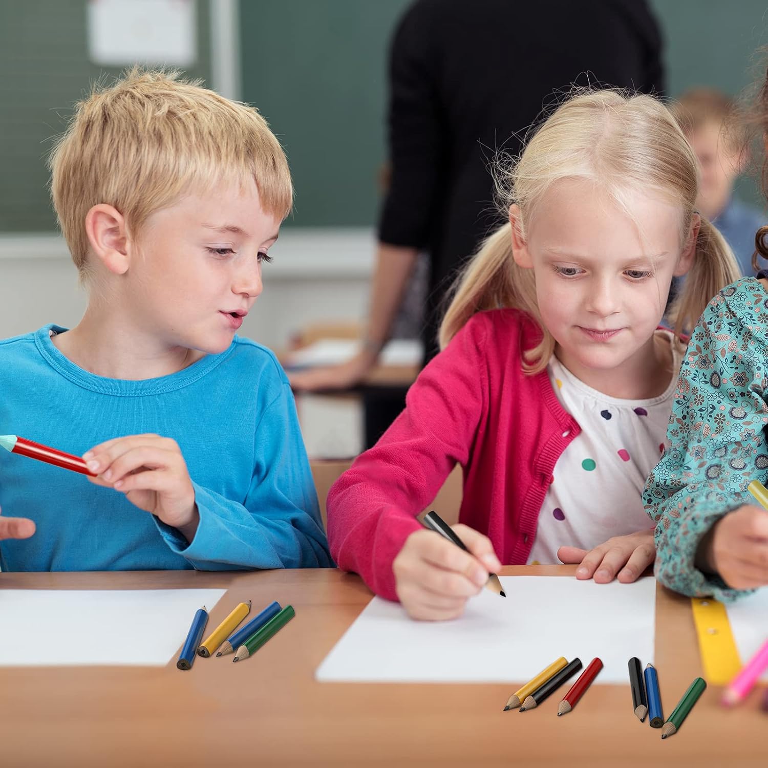 20 Pieces Short Triangular Fat Pencils for Kindergarten and Preschoolers, Wide Short Beginner Grip for Writing and Drawing, 3.5 Inch (Red, Yellow, Green, Blue, Black) : Office Products