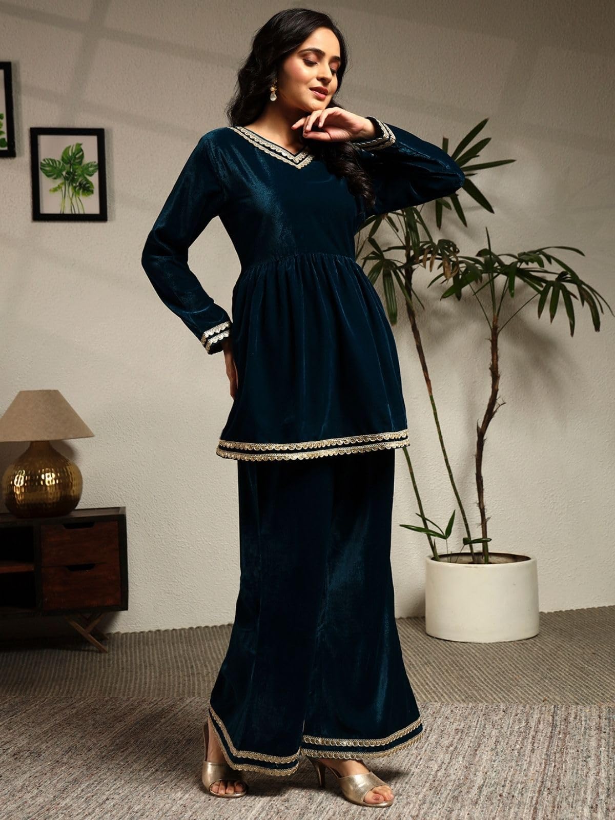 Leriya Fashion set curti da donna in velluto corto kurti per le donne set coord per le donne elegante etnico abbigliamento da ufficio e look casual set curta set per le donne
