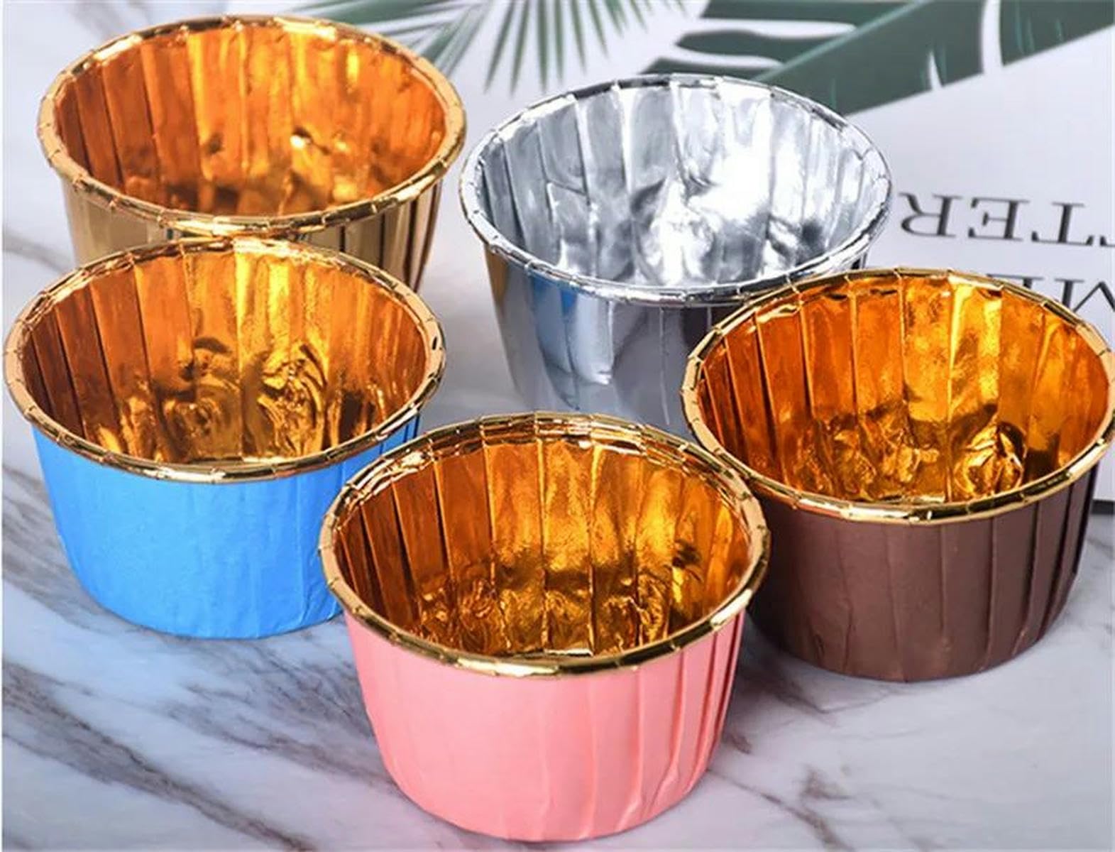 Kuchenförmchen, Muffinförmchen, Backförmchen 30 Stück Cupcake-Form, Pappbecher, öldicht, Cupcake-Einlage, Backbecher, Tablett, Hülle, Hochzeitsfeier, Caissetten, goldenes Muffin-Wrapperpapier, 30 Stüc