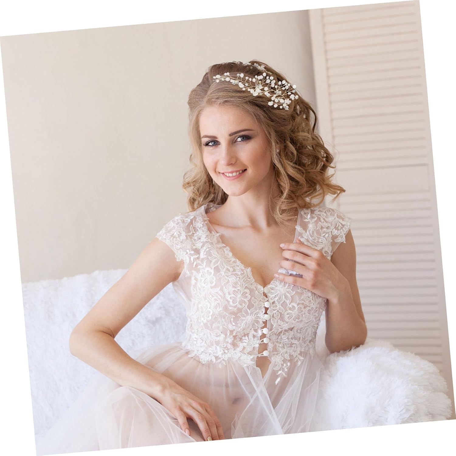 Vaguelly 2pcs Crystal Bridal Hair Combs for Wedding Day with Flower Rhinestone Design, Silver Zinc Alloy Material, Comfortable and Secure Fit, Hair Accessories for Brides and Bridesmaids