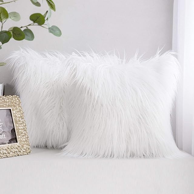AerWo 2Pcs White Faux Fur Throw Pillow Covers Case Cushion Cover, Decorative Fluffy Throw Covers Luxury Series Pillowcase for Living Room Sofa Bedroom Car 45 x 45 cm