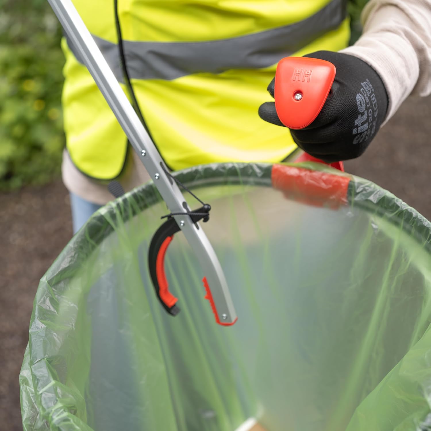 The Helping Hand Company Litter Picker Pro Gel 33”/85cm, Heavy Duty Litter Grabber with Comfy Gel Handle, Trash Picker Grabber Stick, Leaf Grabber, Litter Pickers for Adults