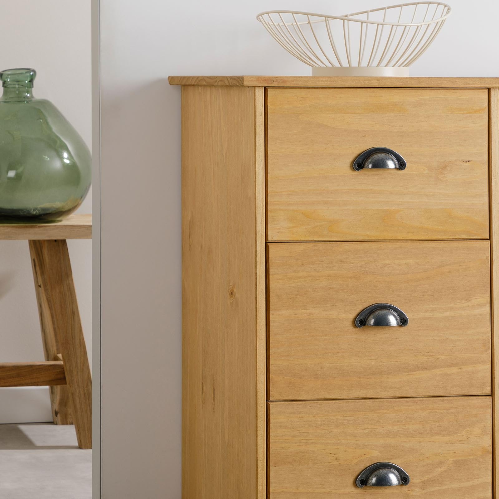 IDIMEX Kommode Veneta mit 1 Tür & 3 Schubladen aus massivem Kiefernholz, gebeizt & gewachst - Wohnzimmerkommode mit Muschelgriffen aus Metall, Schubladenregal mit Stauraum im Landhausstil