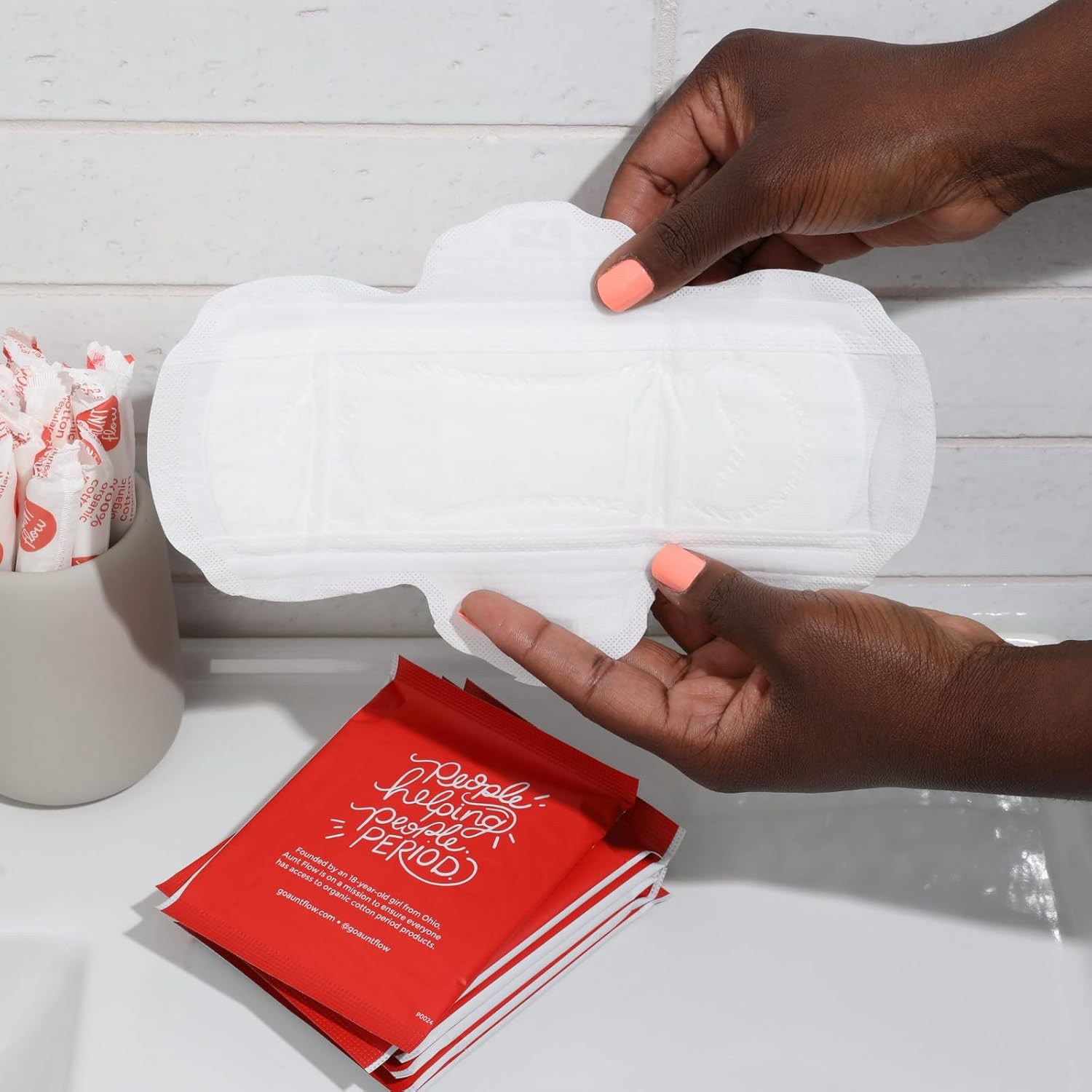 Aunt Flow Organic Cotton Pads with Wings - Regular Absorbency Menstrual Pads, Dioxin-Free, Hypoallergenic, 36 Count - Image 3