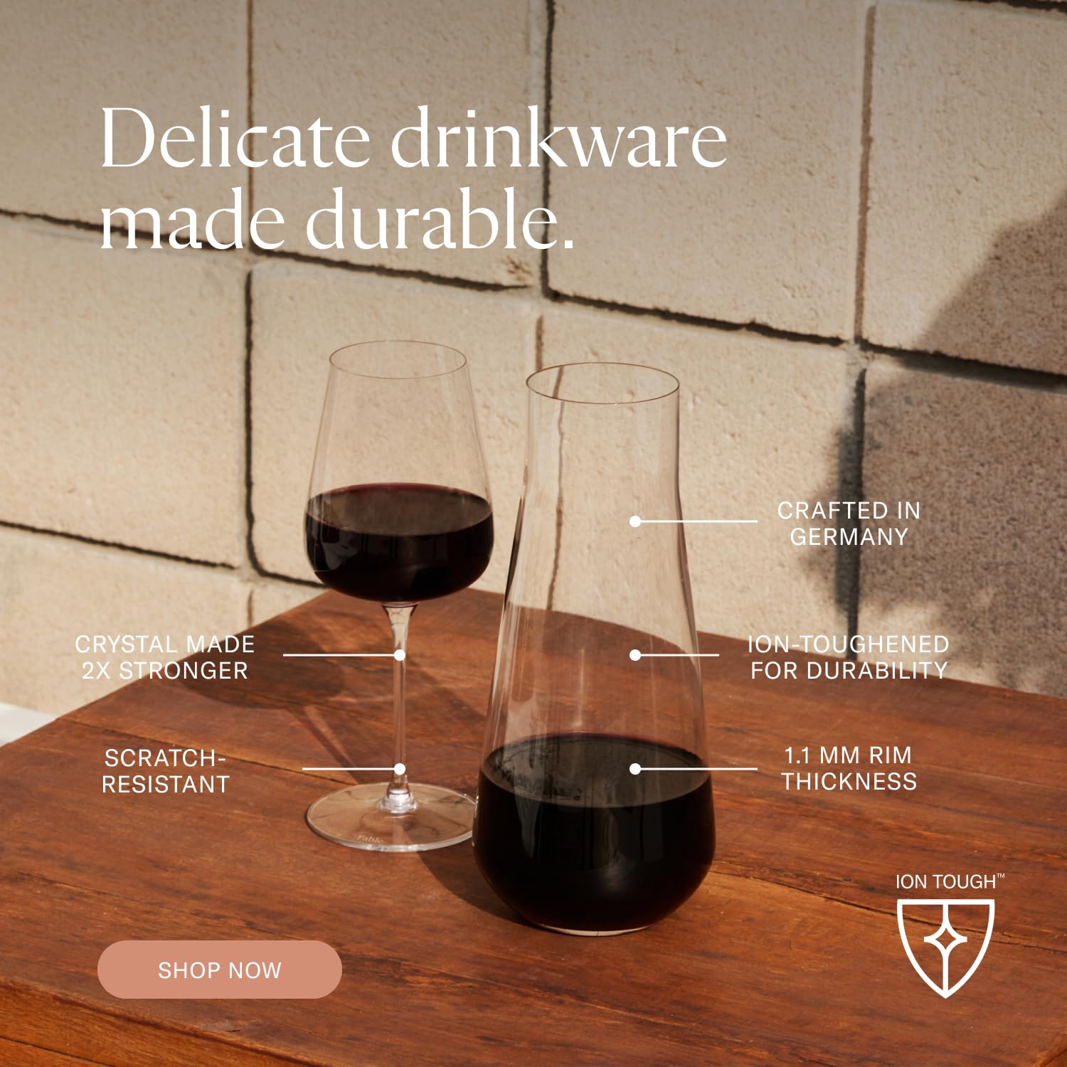 Fable Premium-Wein-Set – enthält 4 Kristall-Weingläser und 1 robuste Glaskaraffe – spülmaschinenfestes Kristallwaren-Set mit passender Karaffe, transparent