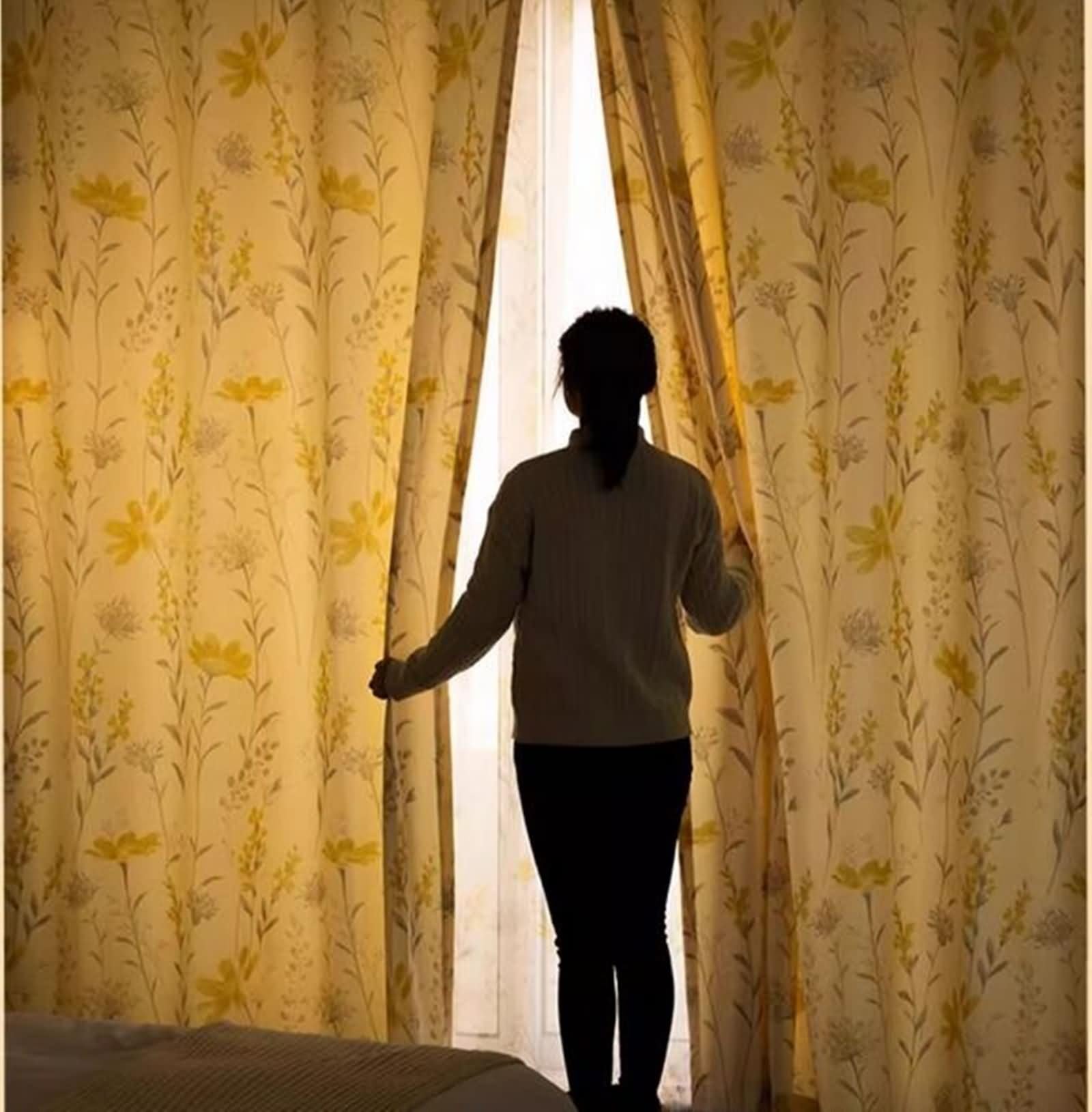Voilage Cuisine, Rideaux Fenetre Beige Blanc Jaune Motifs de Fleurs et de Feuilles Polyester 2 Panneaux 250W x 270L cm