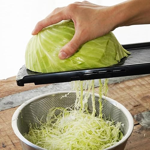 Miniatura 6 de KAKUSEE Mandolina de tres cuchillas, cortador de verduras con protector de dedos, corte de precisión sin esfuerzo y almacenamiento seguro, fabricado