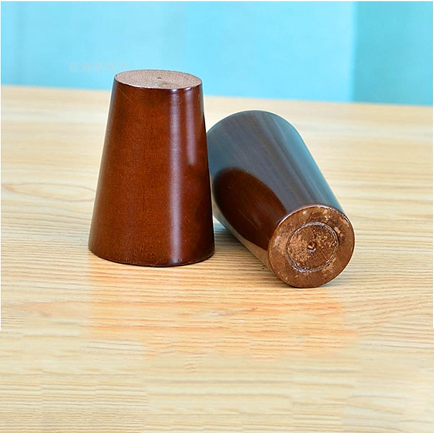 Juego de 4 husillos de Madera Maciza para Muebles, Rosca M10, de Madera de Nogal, cónicos, de Repuesto para sofá, Mesa y sillas (Rectos, 60 cm/23,6 Pulgadas)