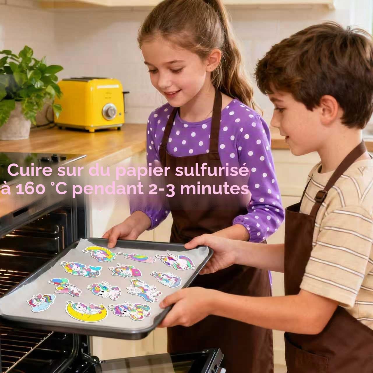 63 pièces Kit de loisirs créatifs Licorne en film rétractable pour enfants, 24 modèles enchanteurs, 12 stylos à double pointe, colliers de perles,rubans cirés et porte-clés à peindre soi-même À partir