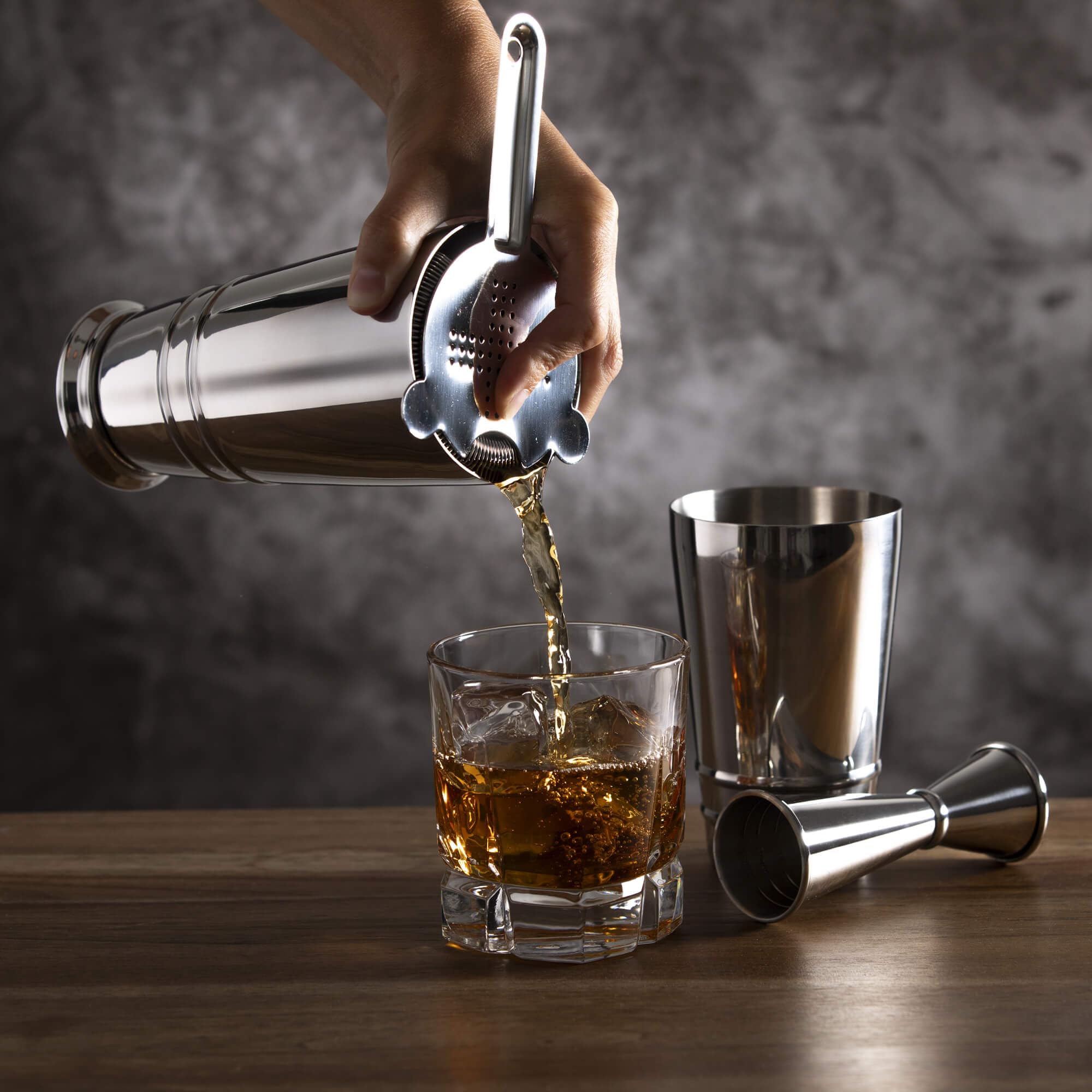 Set di 4 shaker Boston con colino Hawthorne e misurino giapponese, in acciaio inox 304, set da cocktail ponderato – Set shaker Boston – Shaker per barista – Shaker per cocktail