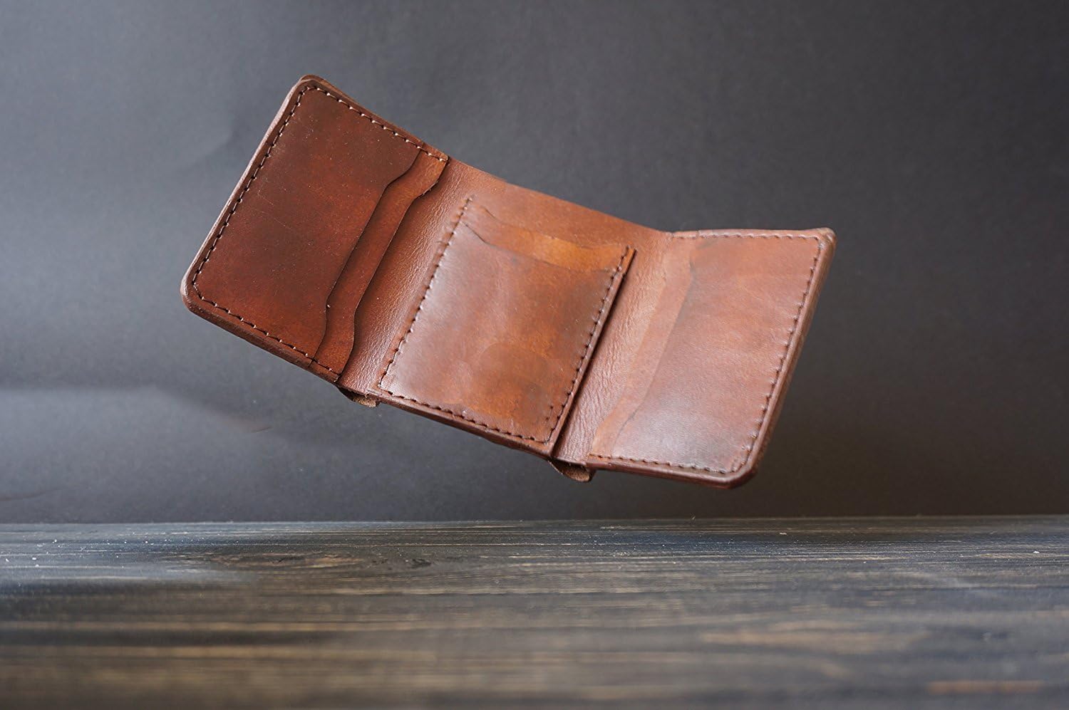 Handmade tri-fold honey leather wallet with personalization, initials engravement. Personalized gift wallet in a wooden box. Leather gift