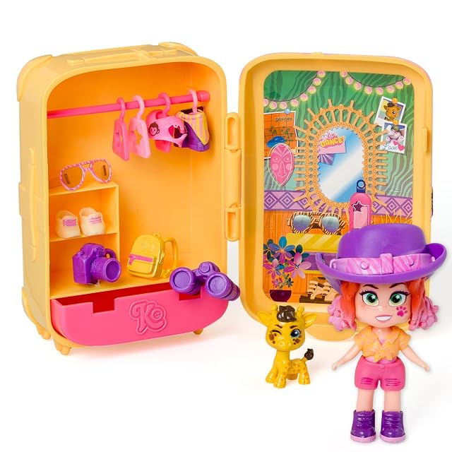 KOOKYLOOS Jane’s Suitcase - Maleta para muñecas con más de 14 accesorios de moda y muñeca exclusiva con 3…