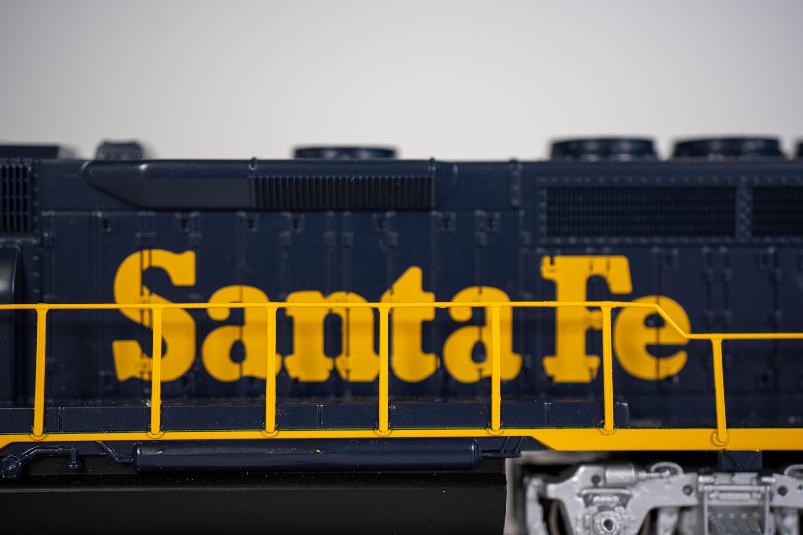 Bachmann Industries EMD GP40 DCC Equipped Locomotive Santa Fe