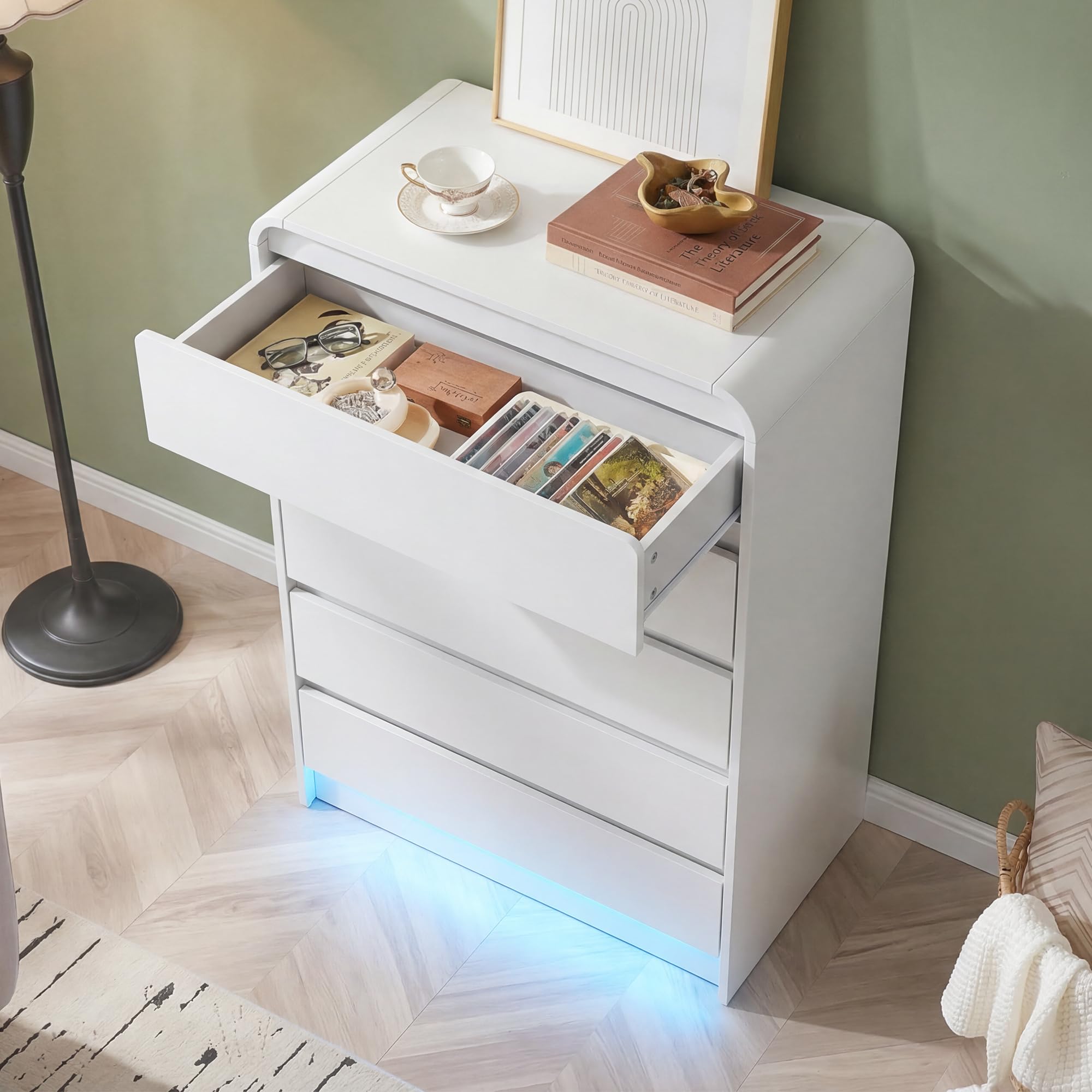 Cassettiera alta 5 cassetti con LED RGB, mobile portaoggetti bianco senza maniglie, cassettiera stretta moderna per camera da letto adulto o bambino, design minimalista salvaspazio 73 x 40 x