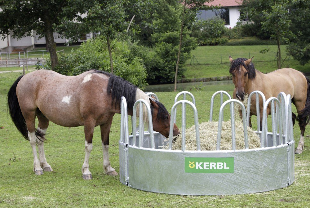 Kerbl Rundraufe mit 12 Fressplätzen für Normalballen und Rundballen für Pferde Kühe