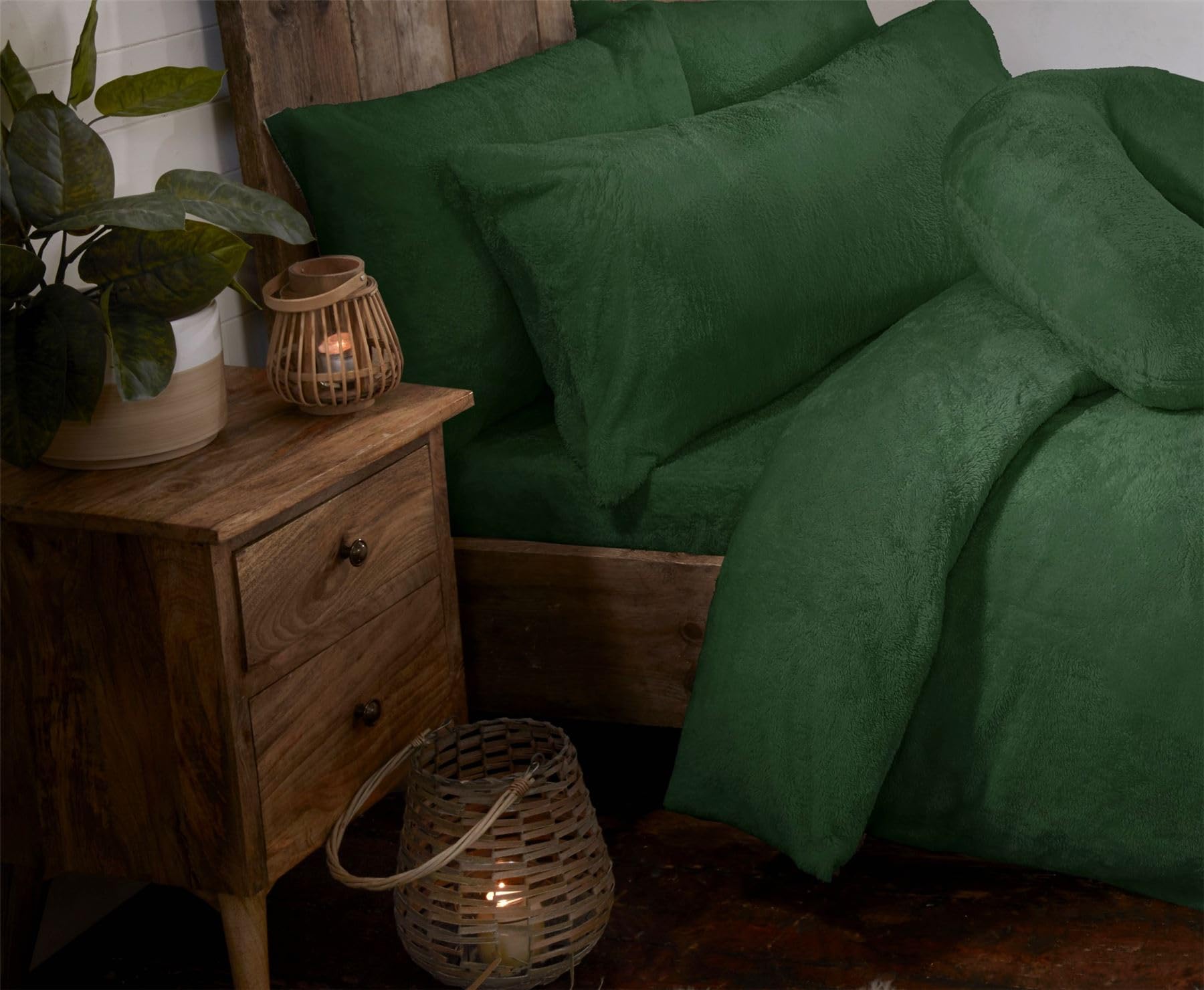Littens Luxury Green Teddy Fleece Fur Soft Cosy UK Standard Size Pair Pillowcases Thermal Warm, 50cm x 75cm (20" x 30")