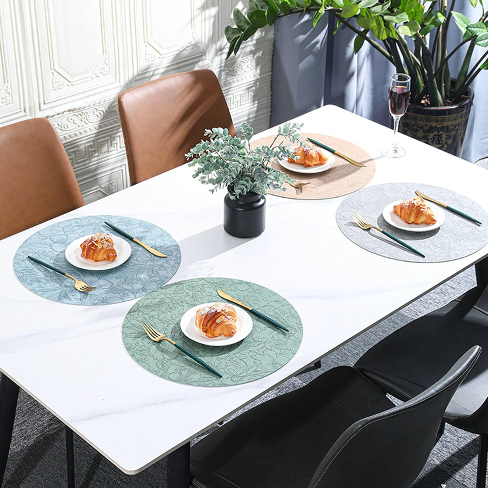 Manteles individuales redondos de piel sintética con relieve de flores, 8 unidades, 34 cm, lavables, color azul oscuro, manteles individuales de PVC y piel para bodas para casa o restaurante