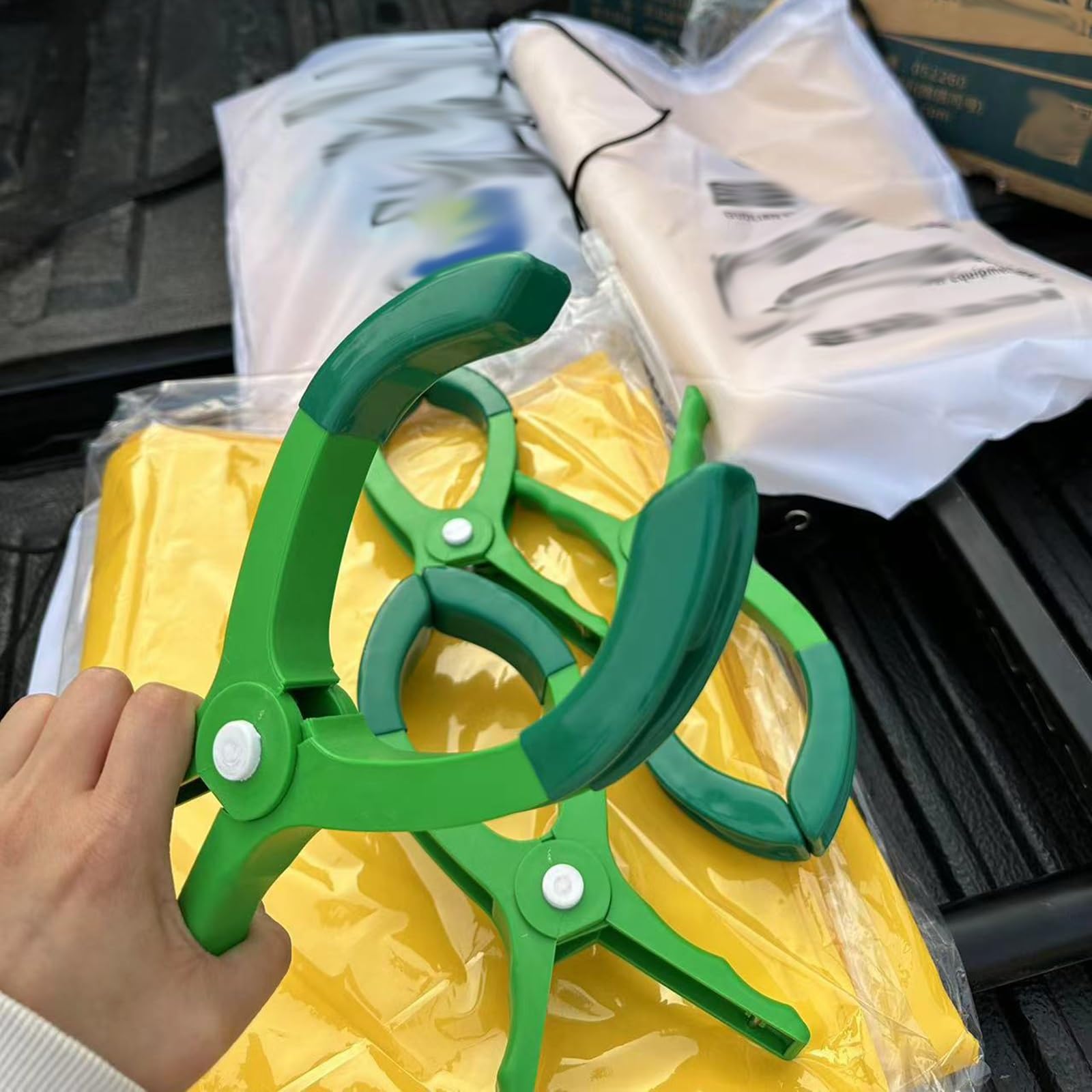 Paquete de 2 Mantas aislantes, seguras contra descargas eléctricas, Grandes Alfombrillas aislantes eléctricas de Alto Voltaje, con 4 Clips - Abertura de 5,9 Pulgadas, Alfombrillas aislantes