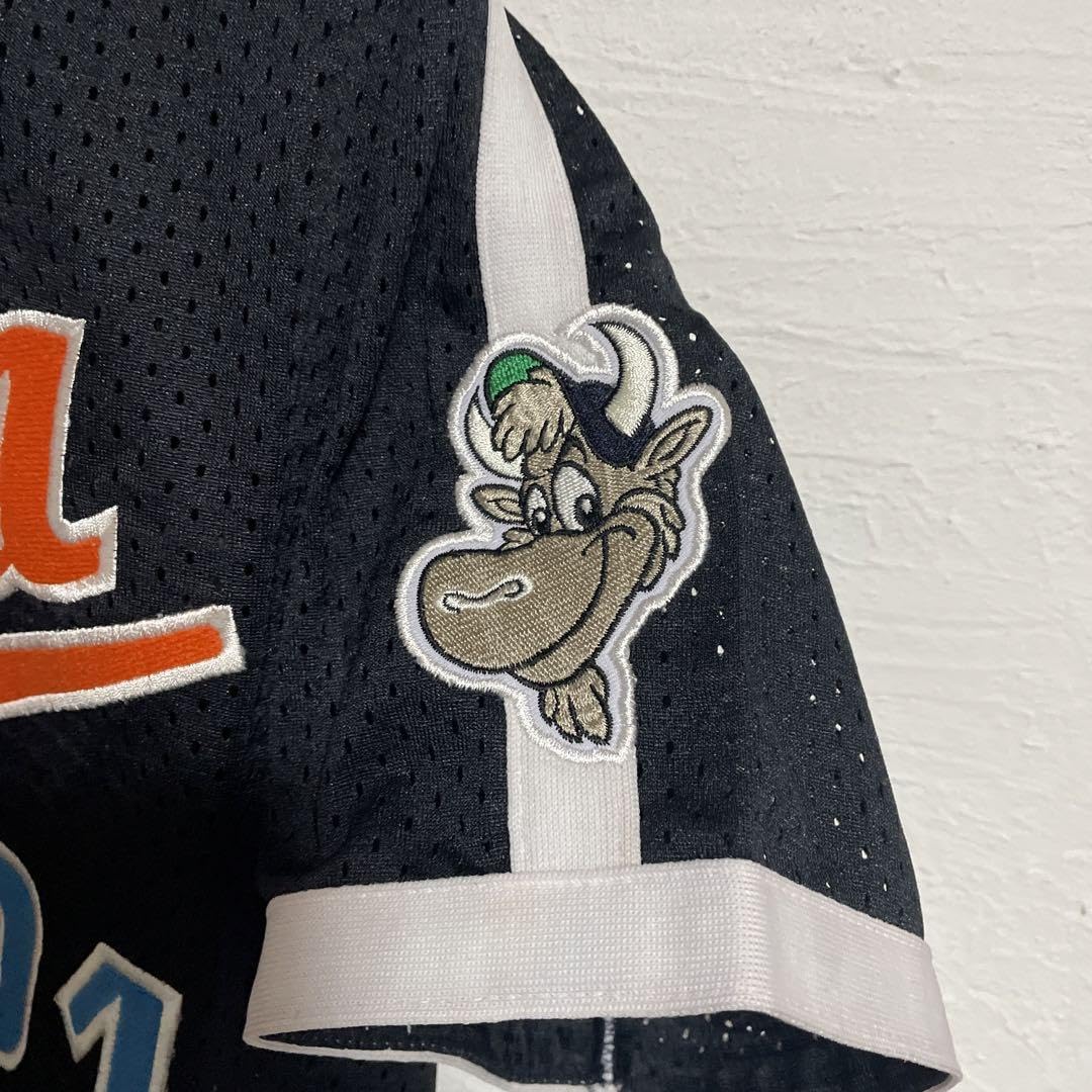 大阪近鉄バファローズ　岩隈久志投手　ビジター　ユニフォーム　2004年 大阪近鉄バファローズ岩隈久志投手ビジターユニフォーム2004年