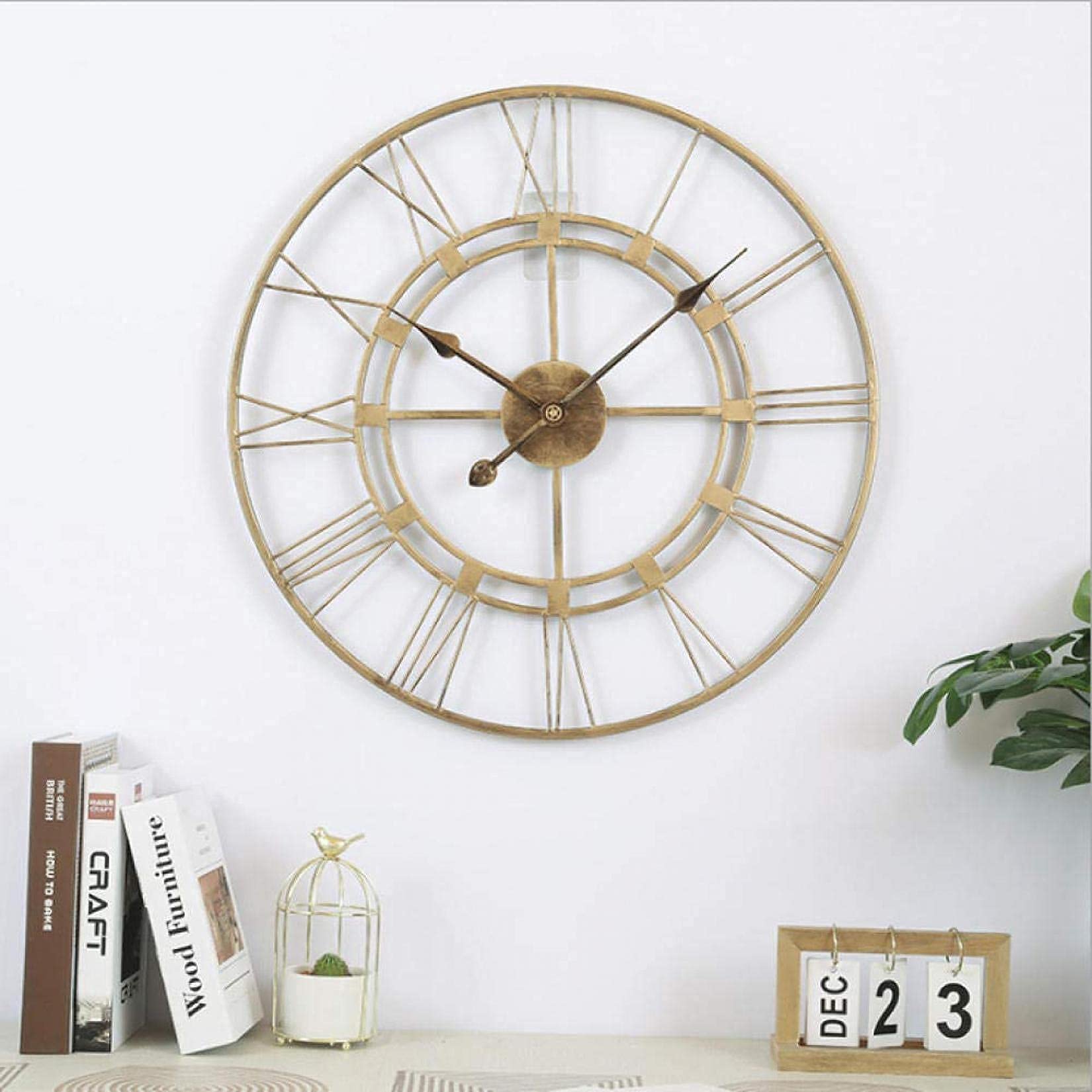 Horloge murale de jardin extérieur en métal ajouré pour une lisibilité parfaite de l'heure