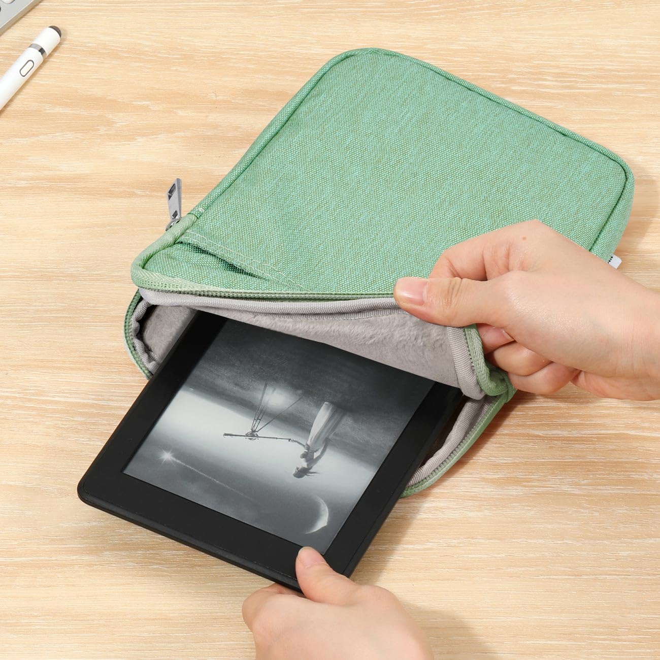 Dadanism 6-7 Cal Custodia Protettiva Sacchetto per Kindle Paperwhite 7", Kindle Colorsoft Signature Edition, Kindle 11ª Gen 6", Kobo Clara BW 6", Kindle Oasis, Verde Matcha