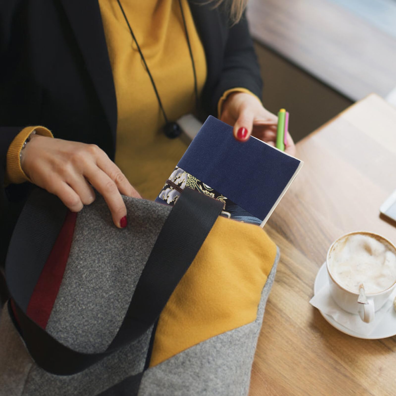 DOITOOL 4 Piezas Protector de Libro de Funda Decorativa Libros Cuadernos y Diarios Resistente y Estilizada para Protección y Diario