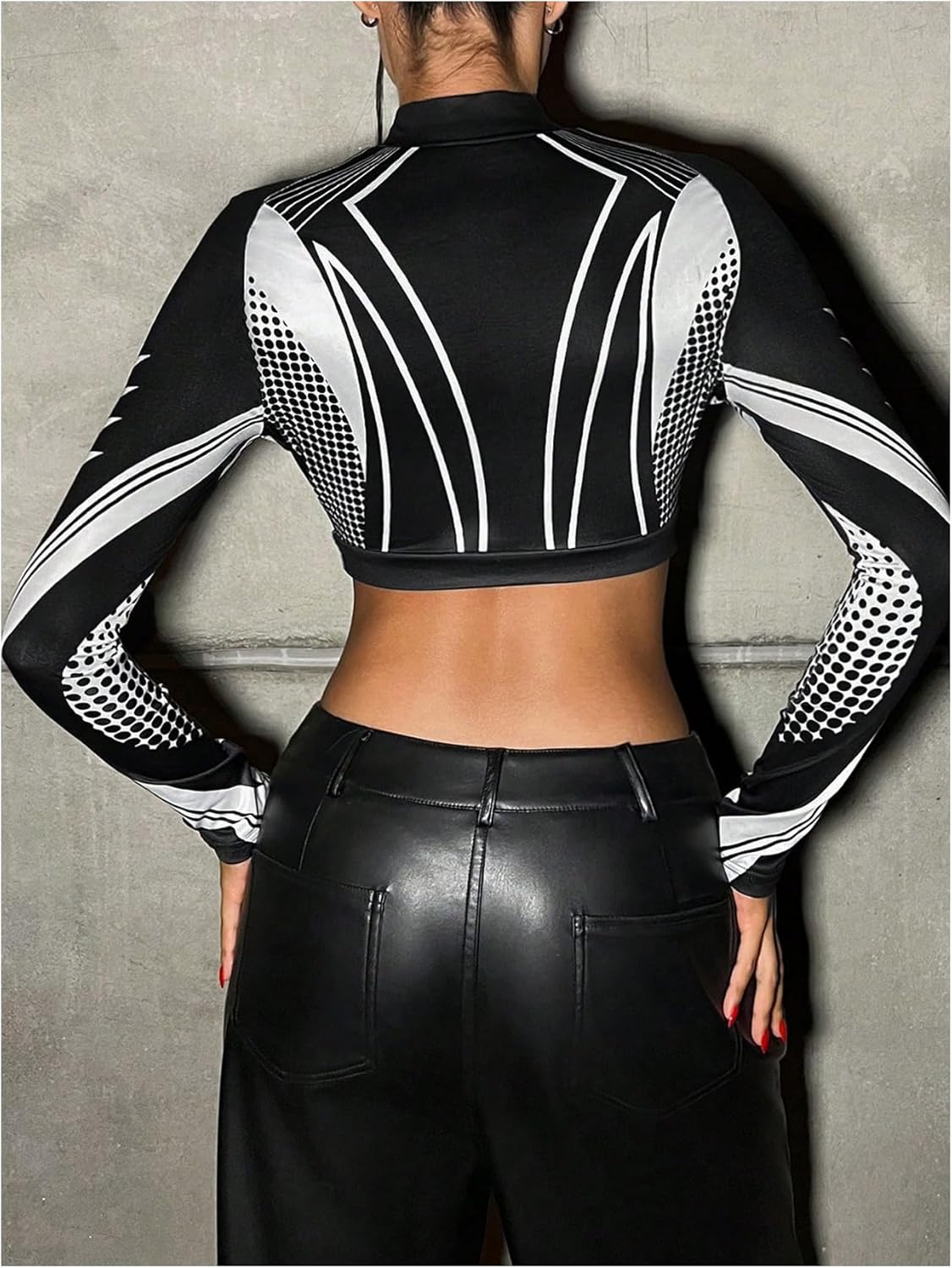 SweatyRocks Women's Color Block Cut Out Crop T Shirts Y2k Long Sleeve Mock Neck Fitted Going Out Tees - Image 2