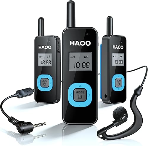 HAOO Mini walkie talkies con auriculares, radio portátil de dos vías, transceptor FM, walkie talkie de largo alcance para esquí, senderismo, 3