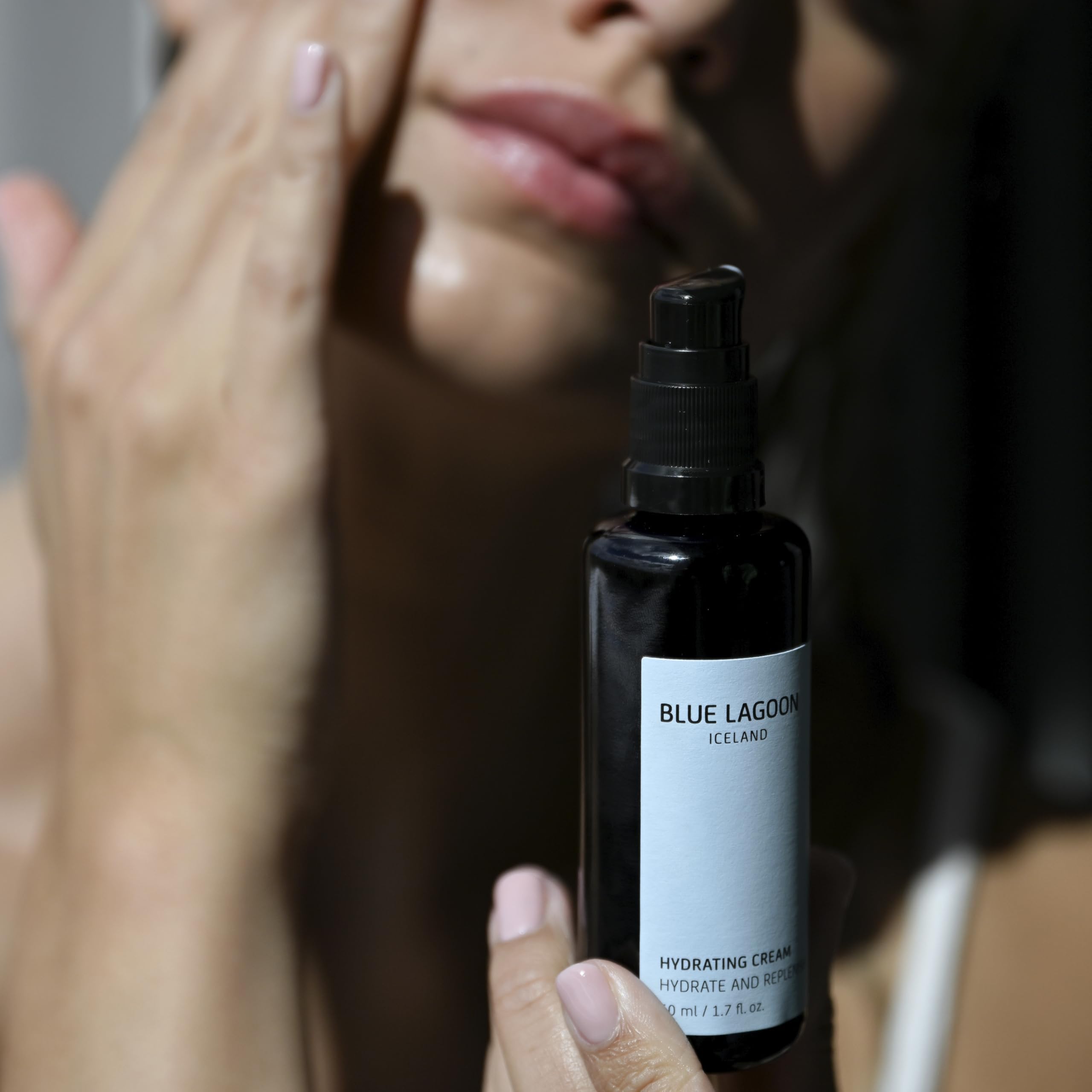 Blue Lagoon Skincare Hydrating Cream - Leichte Textur - Zieht schnell ein - Langanhaltende Feuchtigkeit - Revitalisiert die Haut - Zarte Creme - Ohne Duftstoffe - Dermatologisch getestet - 50 ml