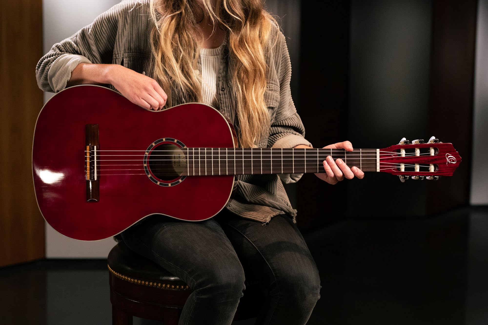 Ortega Guitars Chitarra Concerto Rossa Misura Standard - Serie Family - include Gig Bag - mogano/top in abete (R121WR)